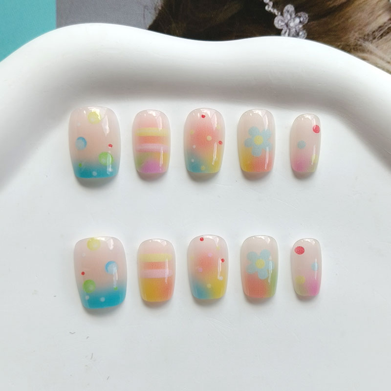 Nail Art Ombre - 10 ชิ้น เล็บปลอมกดติดลายลูกกวาดสีรุ้ง น่ารัก หวาน สีสันสดใสแบบมาการอง